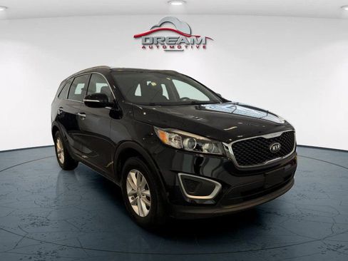Used 2017 Kia Sorento FWD image 1