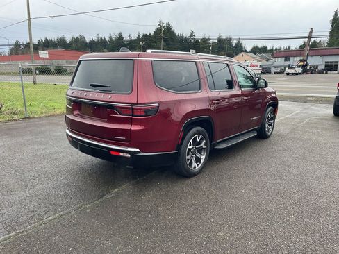 Used 2024 Jeep Wagoneer Series III image 5