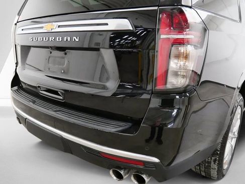 Used 2021 Chevrolet Suburban High Country w/ Premium Package AWD/4WD image 9