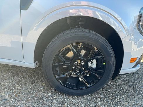 New 2026 Ford Maverick Lobo image 5