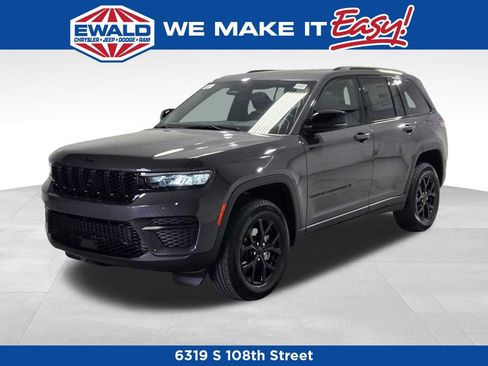 New 2025 Jeep Grand Cherokee Altitude image 12