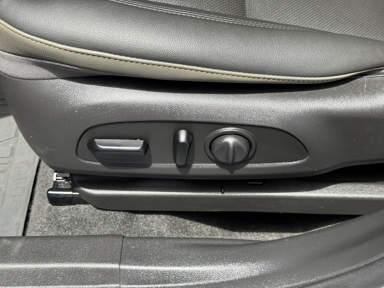 Used 2025 Chevrolet Trax ACTIV w/ Sunroof Package FWD image 22
