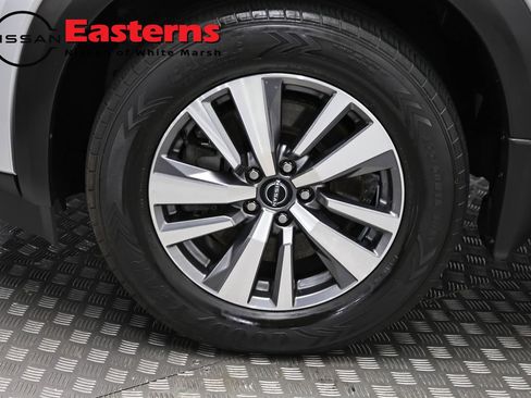Used 2023 Nissan Pathfinder SL AWD/4WD image 33