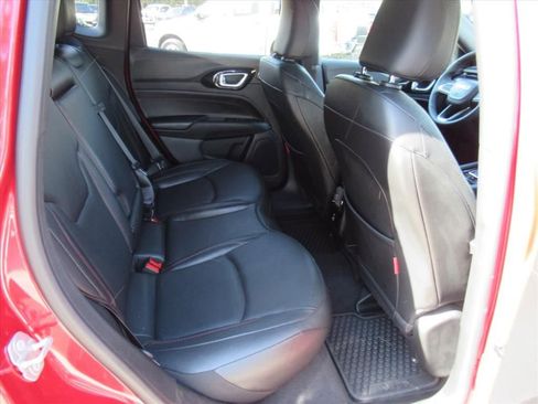 Certified 2025 Jeep Compass Trailhawk w/ Trailhawk Elite Group image 33