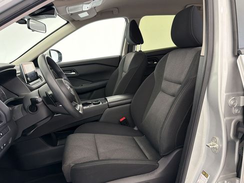 Used 2024 Nissan Rogue SV AWD/4WD image 5