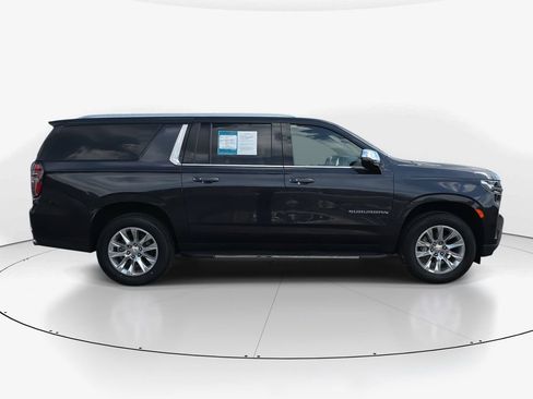 Used 2023 Chevrolet Suburban Premier image 4