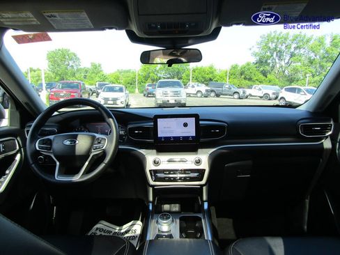 Certified 2024 Ford Explorer XLT w/ Equipment Group 202A AWD/4WD image 18