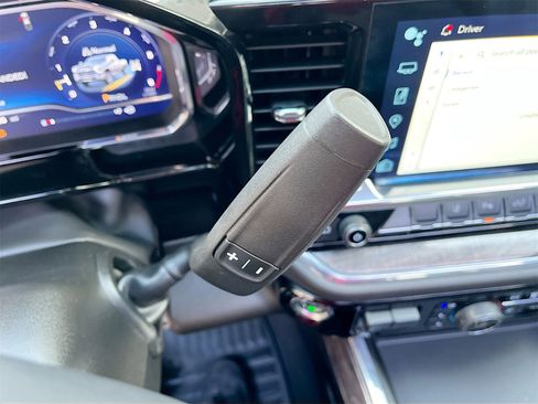 Used 2025 Chevrolet Silverado 2500 LTZ w/ Trail Boss Package image 17