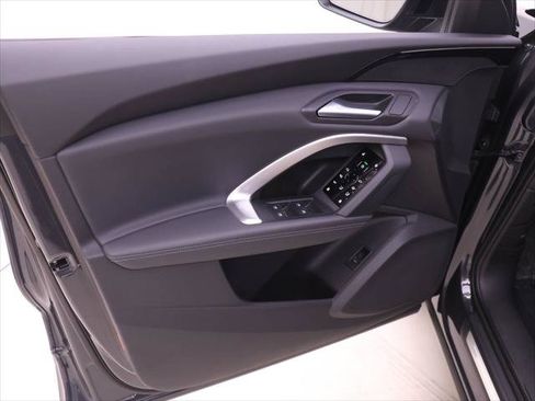 Certified 2025 Audi Q5 Premium w/ Convenience Package AWD/4WD image 11
