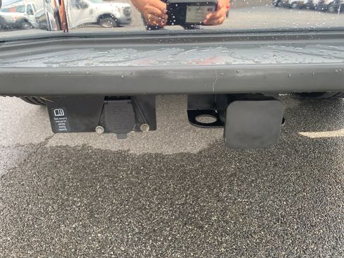 Used 2019 Nissan Frontier SV RWD image 28