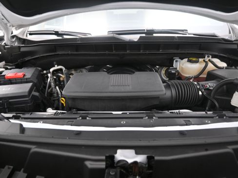 Used 2023 Chevrolet Suburban Premier image 25