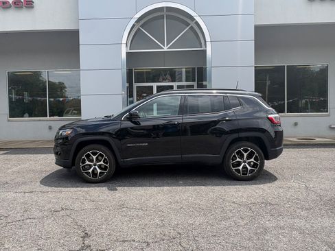 Certified 2025 Jeep Compass Limited AWD/4WD image 2