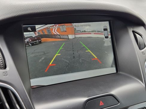 Used 2015 Ford Focus Titanium w/ Titanium Cold Weather Package FWD image 19