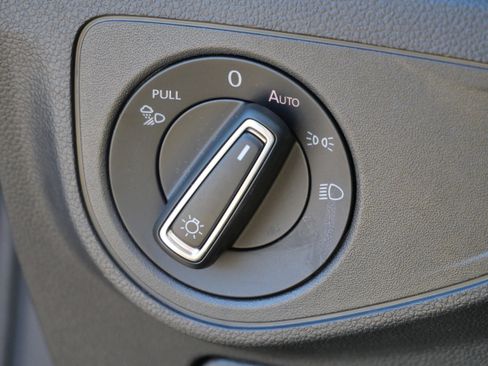 Certified 2022 Volkswagen Atlas SE image 21