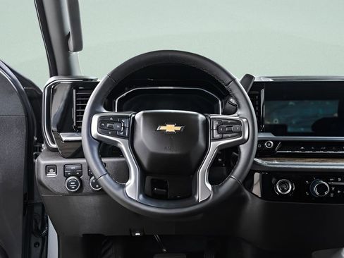 Used 2023 Chevrolet Silverado 1500 LT AWD/4WD image 10