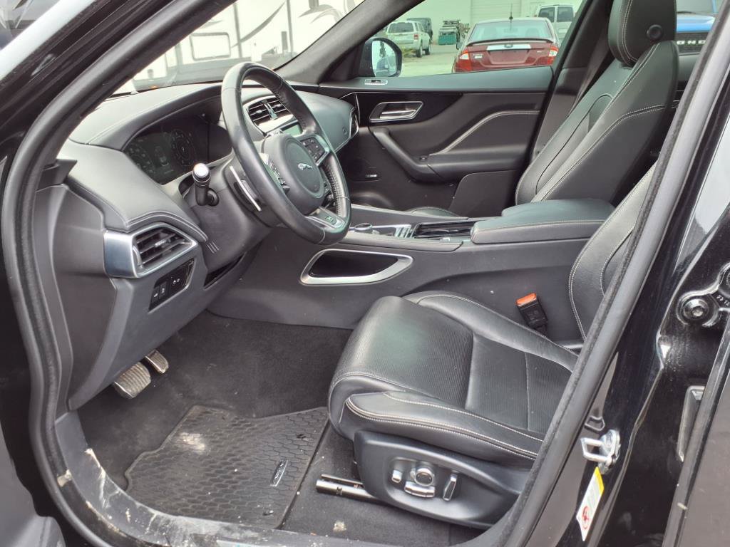 Used 2019 Jaguar F-PACE R-Sport AWD/4WD image 10