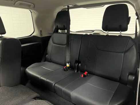 Used 2016 Lexus LX 570 4WD w/ Luxury Package image 48