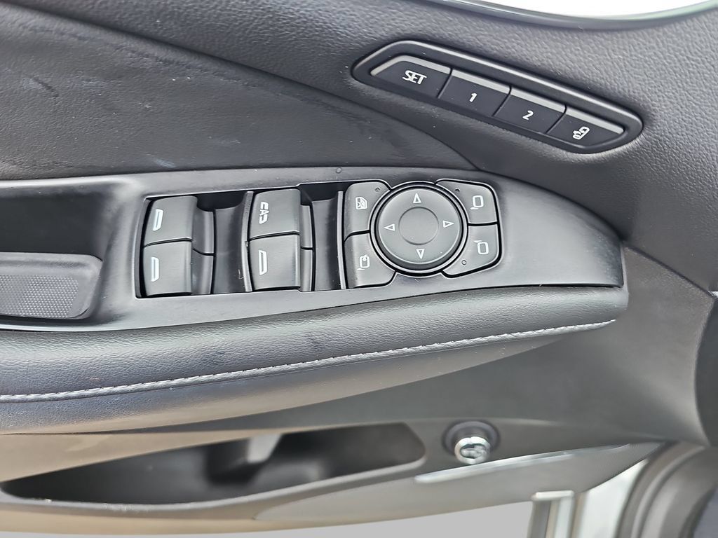 Used 2023 Buick Enclave Avenir w/ Avenir Technology Package AWD/4WD image 35