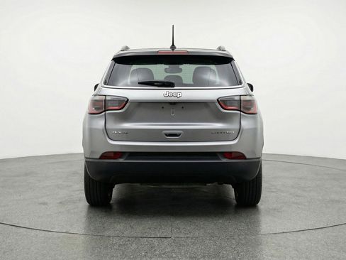 Used 2025 Jeep Compass Limited image 7