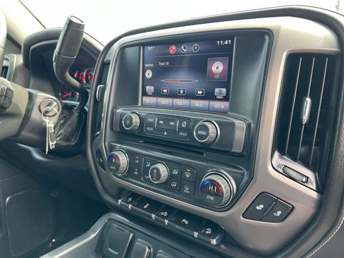 Used 2015 GMC Sierra 1500 SLE image 32