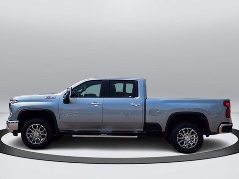 Used 2026 Chevrolet Silverado 3500 LTZ w/ LTZ Premium Package AWD/4WD image 2