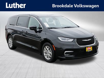 Used 2024 Chrysler Pacifica Touring-L