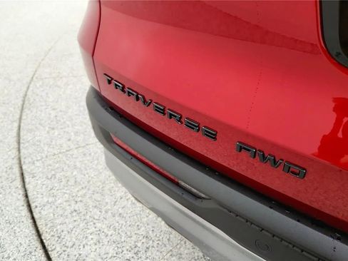 New 2026 Chevrolet Traverse Z71 w/ Driver Confidence Package AWD/4WD image 17