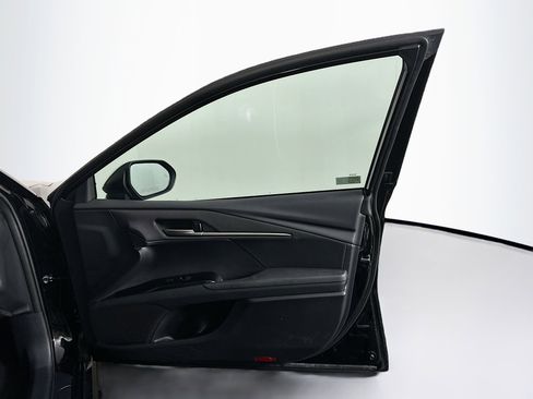 Used 2025 Toyota Camry LE image 32