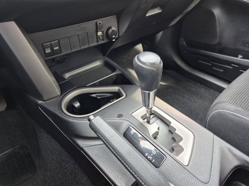 Used 2018 Toyota RAV4 XLE image 12