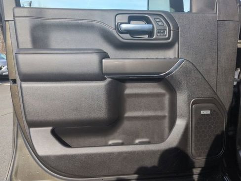 Used 2022 GMC Sierra 2500 AT4 w/ AT4 Preferred Package image 23