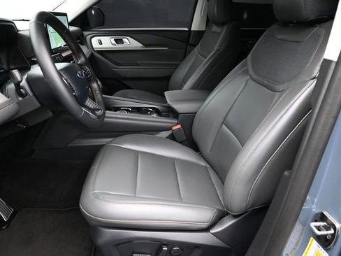 Certified 2025 Ford Explorer Active w/ Active Comfort Package RWD image 23