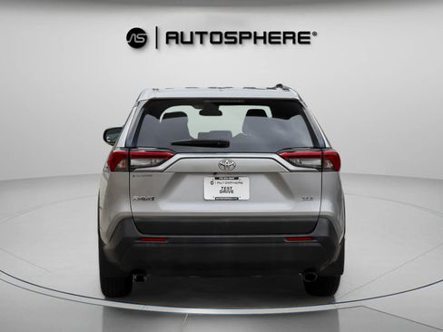 Used 2019 Toyota RAV4 XLE image 8