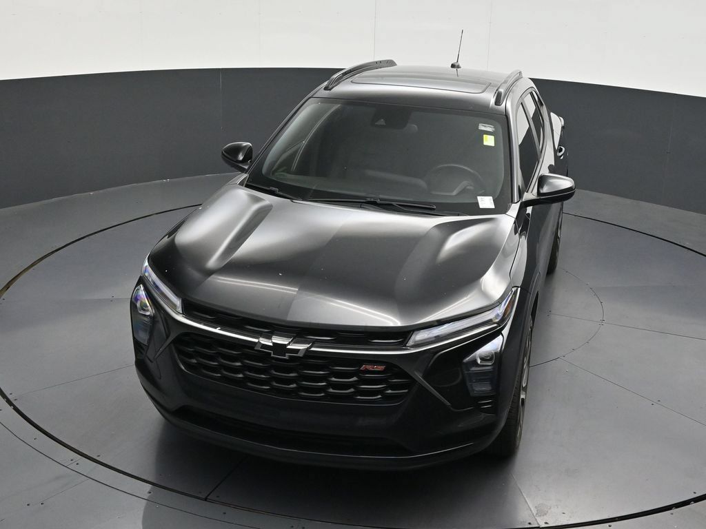 Used 2025 Chevrolet Trax RS w/ Sunroof Package FWD image 23