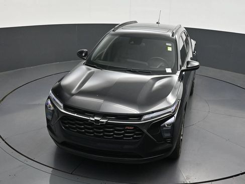 Used 2025 Chevrolet Trax RS w/ Sunroof Package FWD image 23