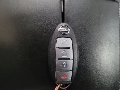 Used 2021 Nissan Rogue SV AWD/4WD image 32