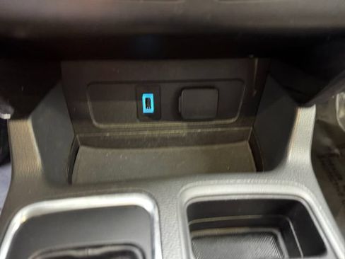 Used 2017 Ford Escape Titanium FWD image 16