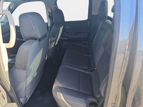 Used 2022 Nissan Frontier SV image 13