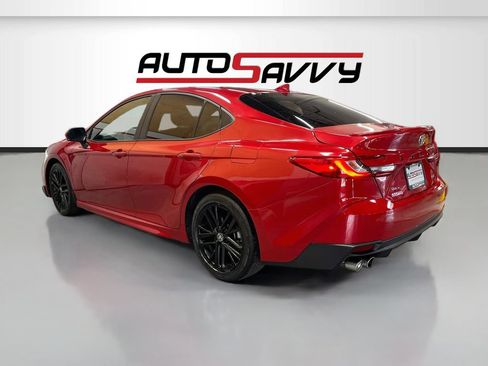 Used 2025 Toyota Camry SE w/ Convenience Package FWD image 5