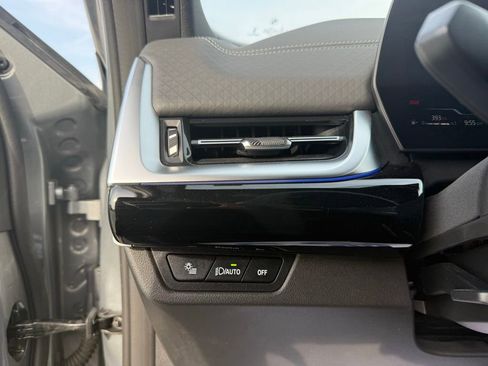 Used 2025 BMW X2 xDrive28i AWD/4WD image 21