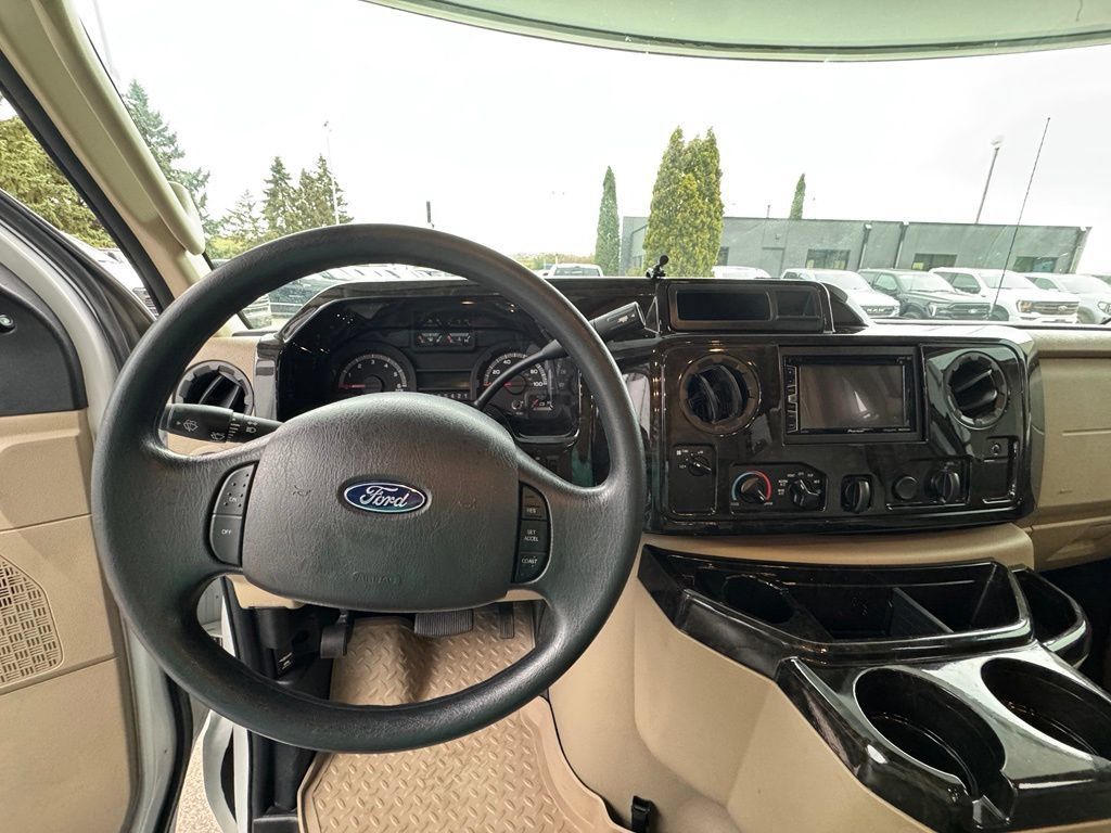 Used 2017 Ford E-450 and Econoline 450 Super Duty w/ Motorhome Prep Package RWD image 17