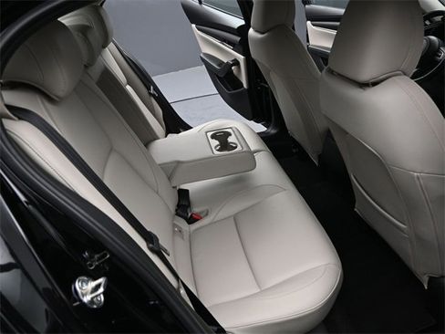 Used 2019 MAZDA MAZDA3 Sedan image 13