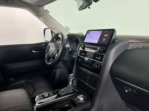 Used 2024 Nissan Armada Platinum w/ Captain's Chairs Package AWD/4WD image 27