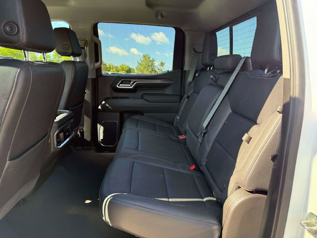 Used 2023 Chevrolet Silverado 1500 LTZ w/ LTZ Convenience Package II AWD/4WD image 11