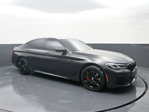 Used 2023 BMW 540i xDrive w/ Executive Package image 3