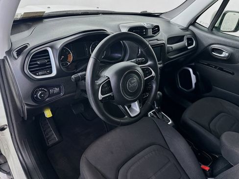 Used 2019 Jeep Renegade Latitude w/ Popular Equipment Group FWD image 26