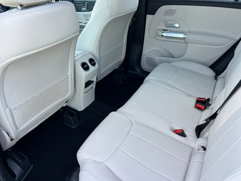 New 2026 Mercedes-Benz GLB 250 image 4