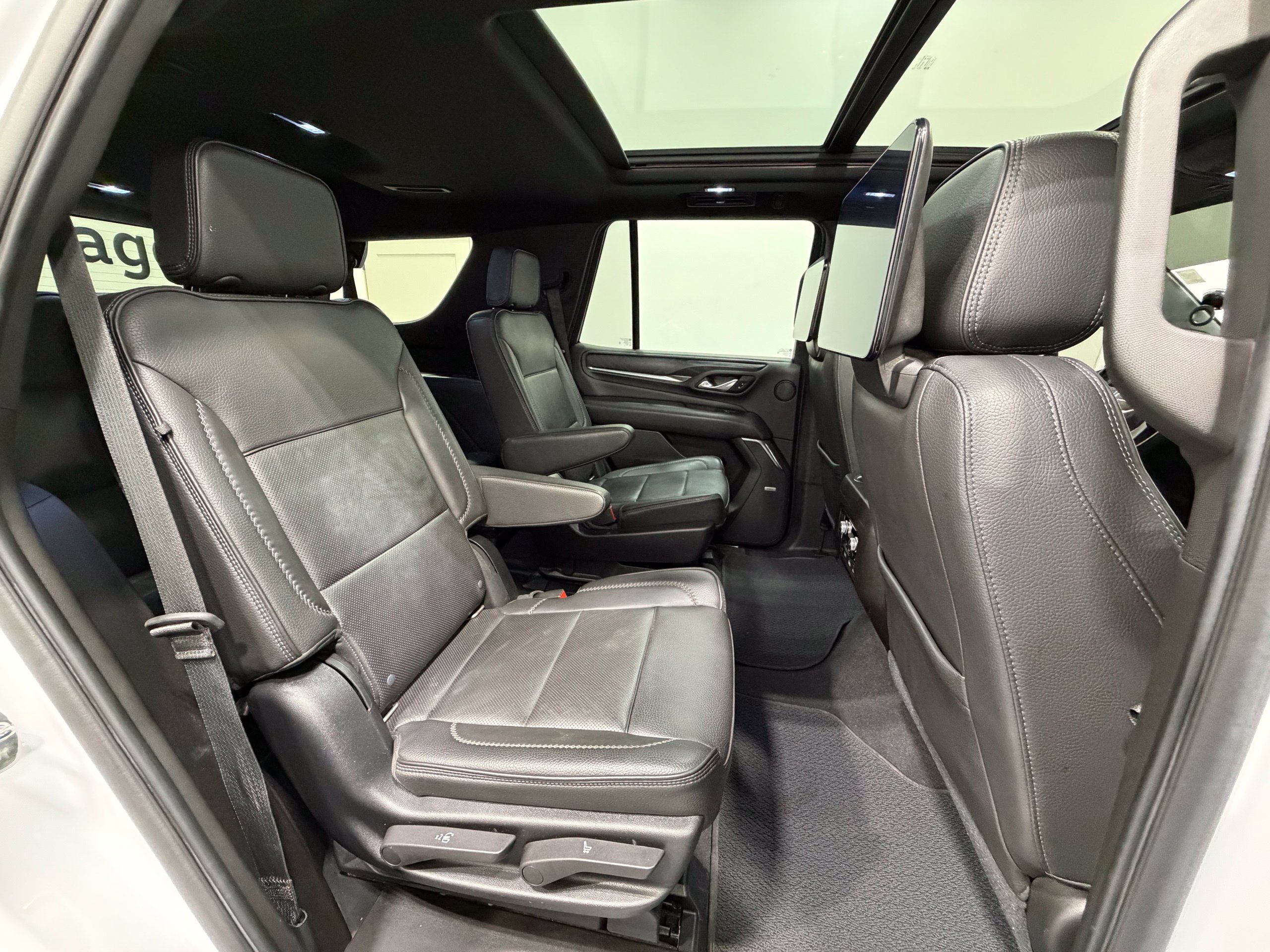 Used 2021 GMC Yukon Denali AWD/4WD image 36