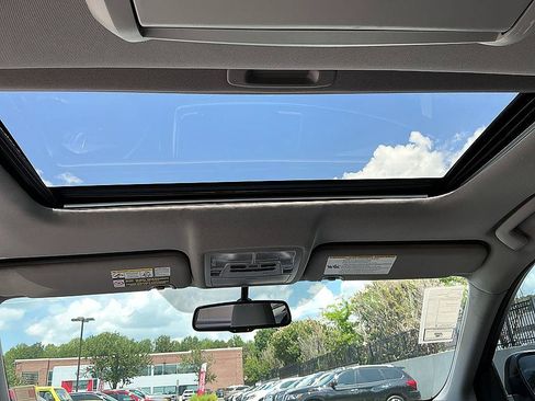 Used 2015 Toyota Highlander XLE FWD image 25