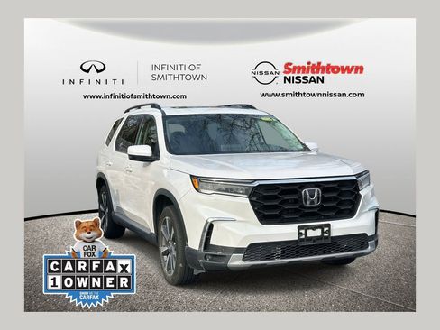 Used 2024 Honda Pilot Touring image 1