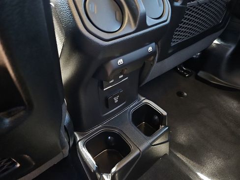 Used 2021 Jeep Gladiator Mojave image 16